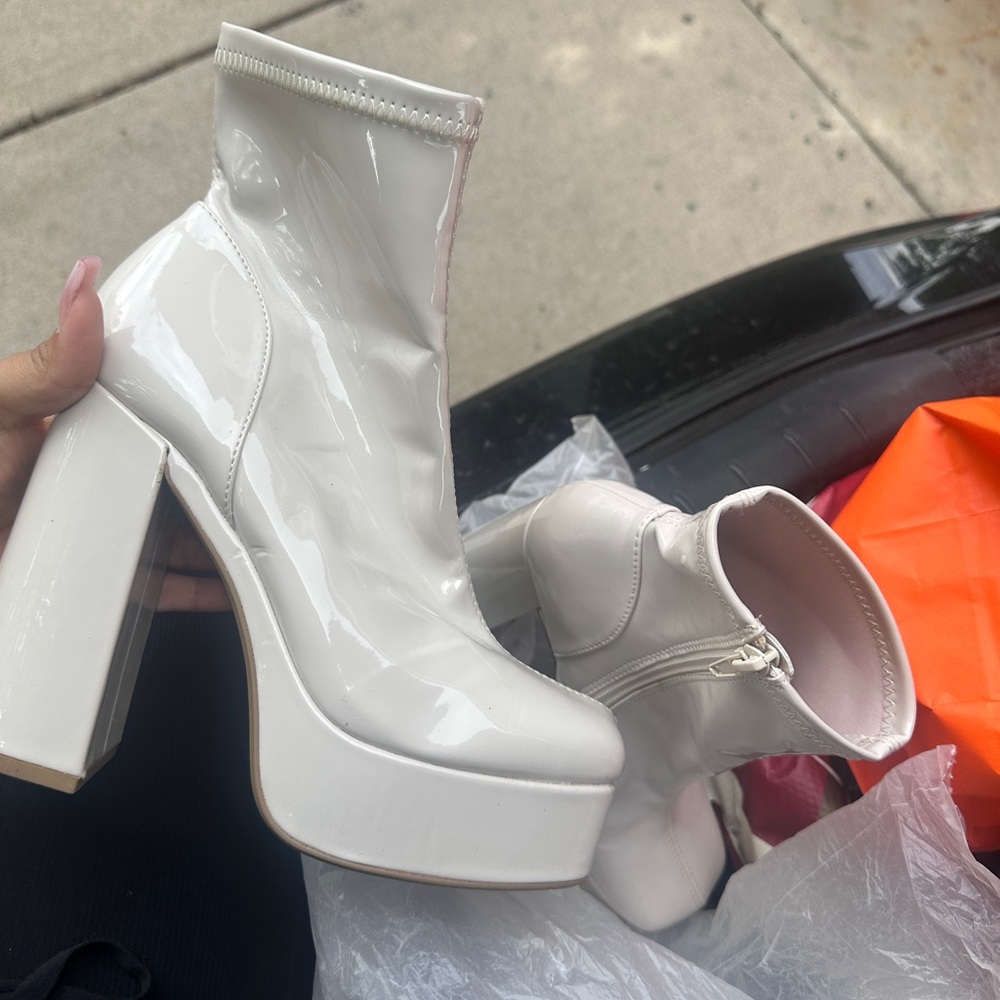 Steve Madden White Patent Platform Ankle Boots